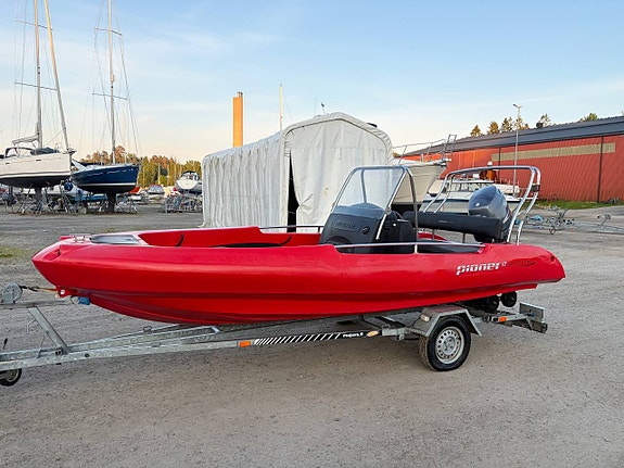 Pioner 17 Supersport -11 Yamaha F100 200 tim 80 km/h trailer
