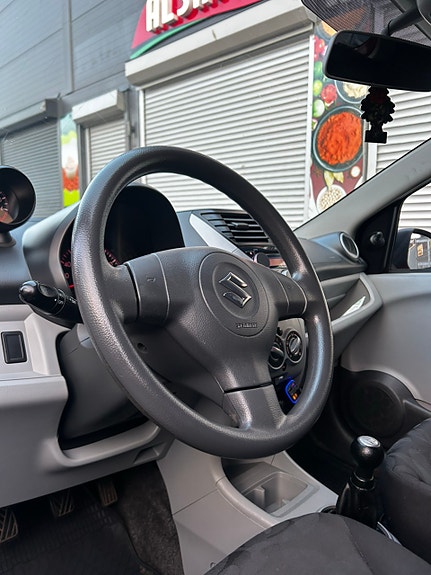 Suzuki Alto 4 of 5