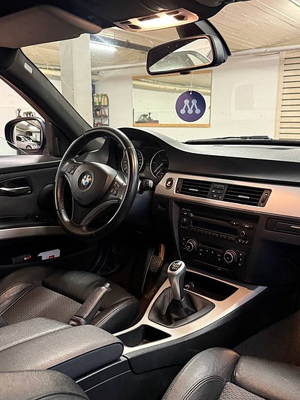 BMW 320d 5 of 5