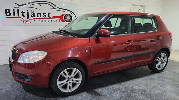 Skoda Fabia 2 of 5