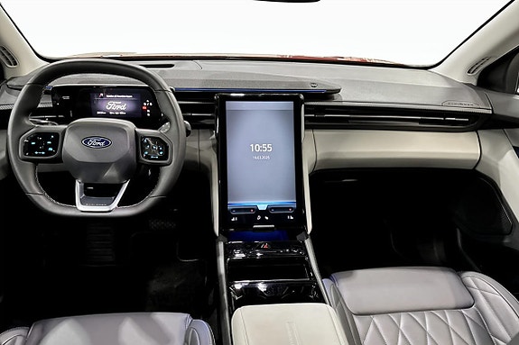 Ford Explorer 4 of 5
