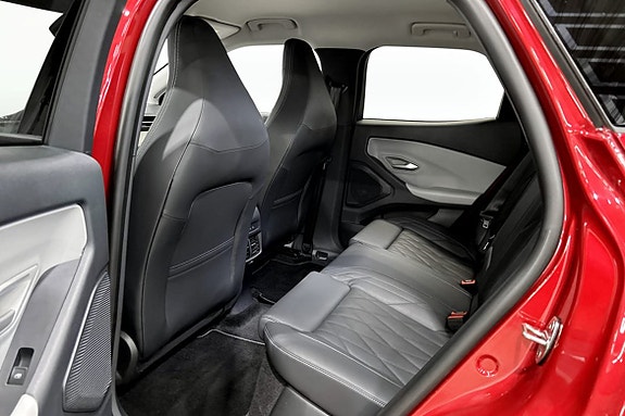 Ford Explorer 8 of 9