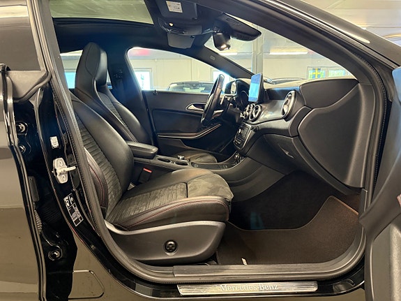 Mercedes-Benz CLA220 d 16 of 27