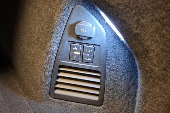 Volkswagen Touareg 8 of 14