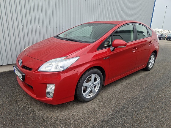 Toyota Prius 2 of 5