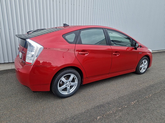 Toyota Prius 5 of 5
