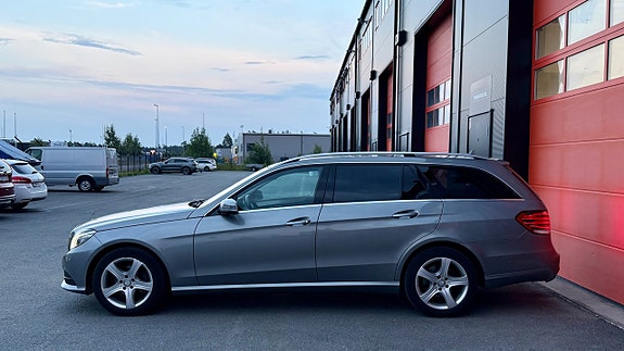 Mercedes-Benz E220 5 of 5