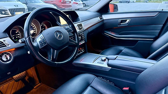 Mercedes-Benz E220 11 of 15