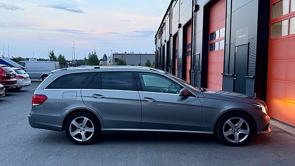 Mercedes-Benz E220 9 of 15