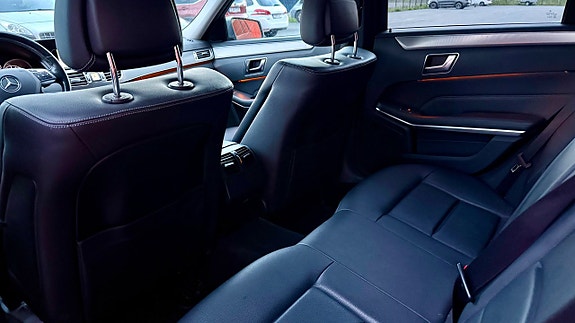 Mercedes-Benz E220 14 of 15