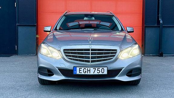 Mercedes-Benz E220 3 of 15