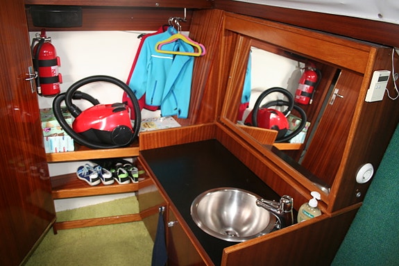 Coronet 31 aftcabin - fantastisk familjebåt 11 of 15