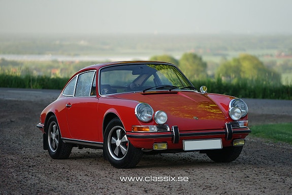Porsche 911 4 of 5