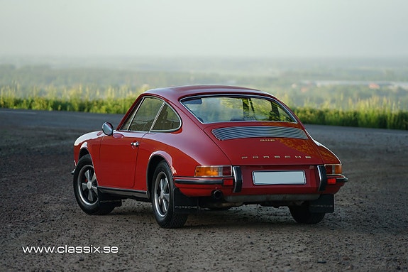 Porsche 911 2 of 5
