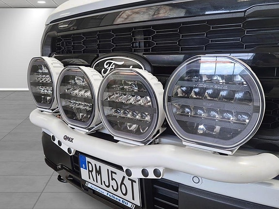 Ford F-150 4 of 5