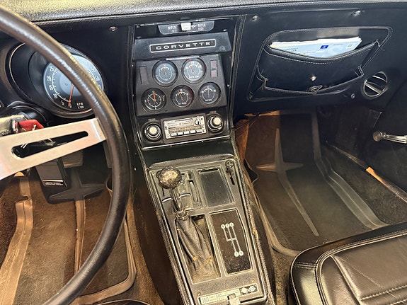 Chevrolet Corvette 21 of 24