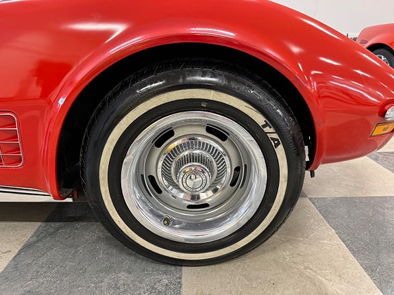 Chevrolet Corvette 11 of 24