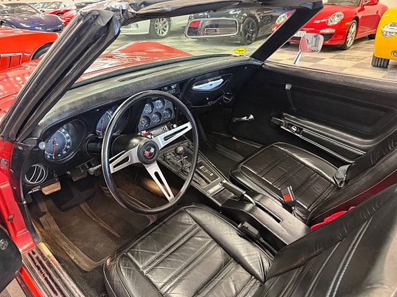 Chevrolet Corvette 17 of 24