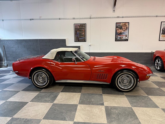 Chevrolet Corvette 14 of 24