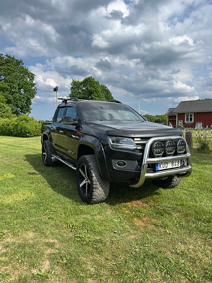 Volkswagen Amarok 2 of 5