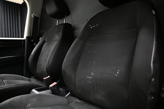 Volkswagen Caddy 16 of 23