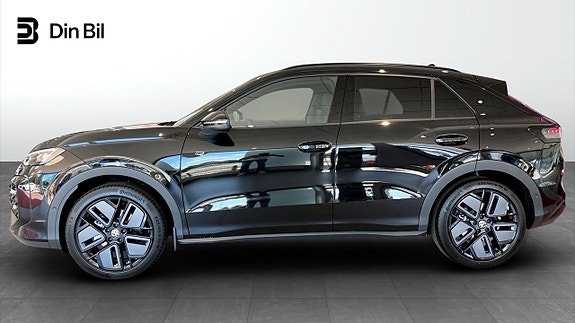 Volkswagen T-Roc 2 of 12