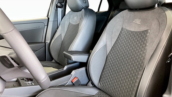Volkswagen T-Roc 8 of 12