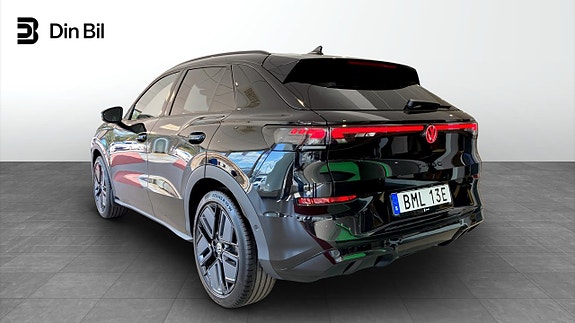 Volkswagen T-Roc 3 of 12