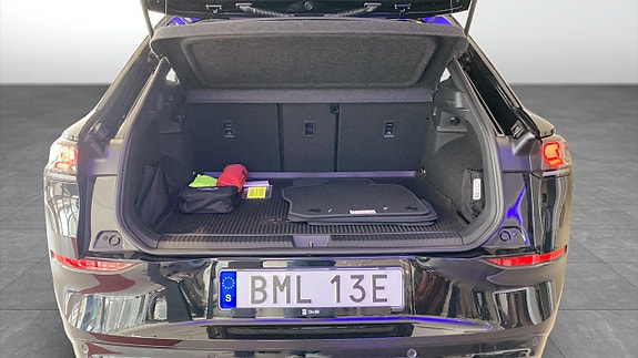Volkswagen T-Roc 12 of 12