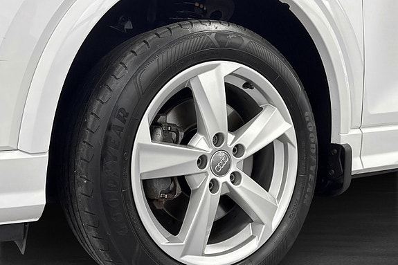 Audi Q2 7 of 17