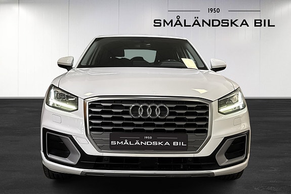 Audi Q2 2 of 5