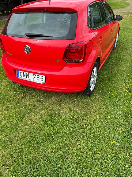 Volkswagen Polo 2 of 5