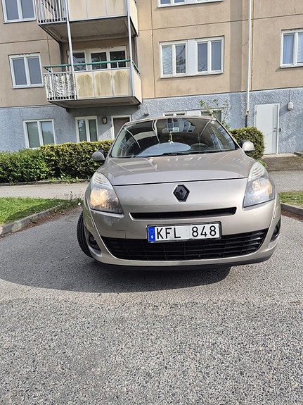 Renault Grand Scenic III 3 of 4