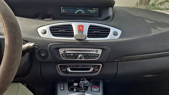 Renault Grand Scenic III 4 of 4
