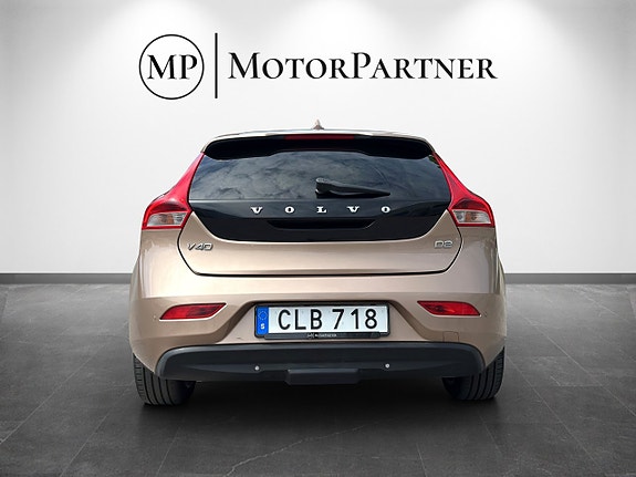 Volvo V40 6 of 17