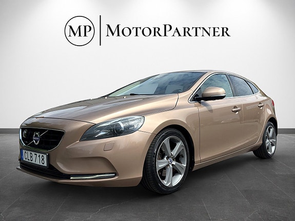 Volvo V40 3 of 17