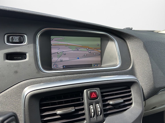 Volvo V40 16 of 17
