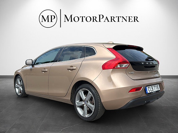Volvo V40 5 of 17