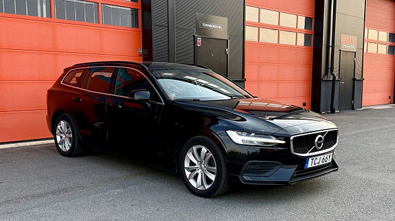 Volvo V60 2 of 21