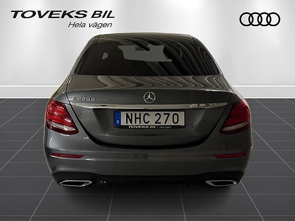 Mercedes-Benz E220 4 of 16