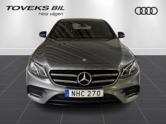 Mercedes-Benz E220 8 of 16