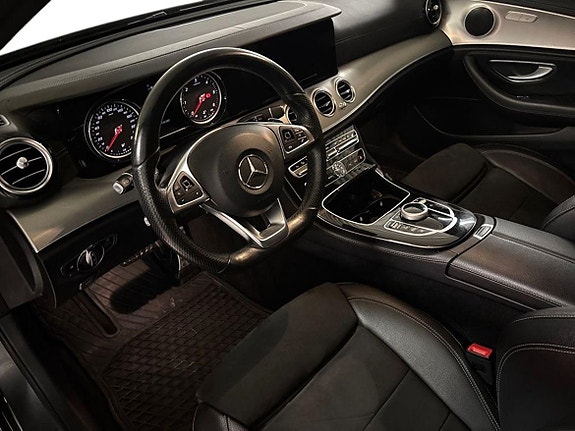 Mercedes-Benz E220 10 of 16