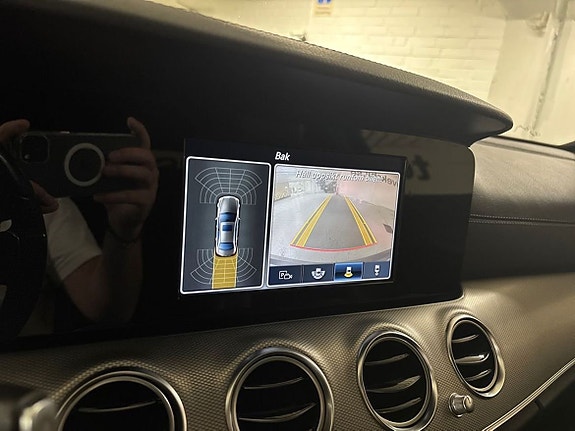 Mercedes-Benz E220 16 of 16