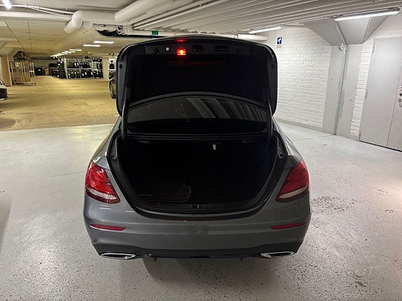 Mercedes-Benz E220 14 of 16