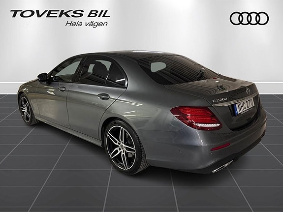 Mercedes-Benz E220 5 of 16