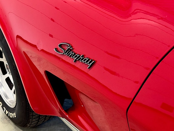 Chevrolet Corvette 4 of 5