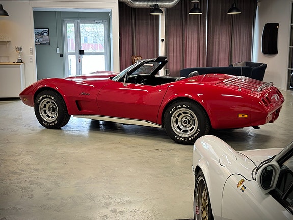 Chevrolet Corvette 6 of 9