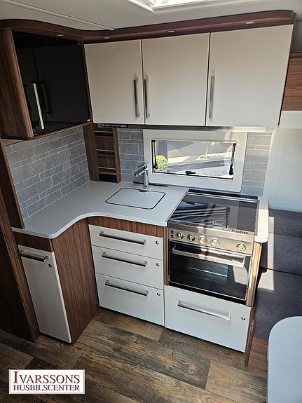 Polar 650 QB Selected / Queensbed / Alde / Markis med sidor och front 8 of 19