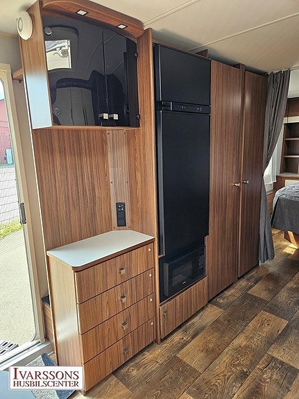 Polar 650 QB Selected / Queensbed / Alde / Markis med sidor och front 7 of 19