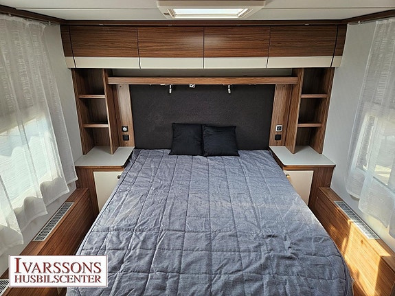 Polar 650 QB Selected / Queensbed / Alde / Markis med sidor och front 12 of 19